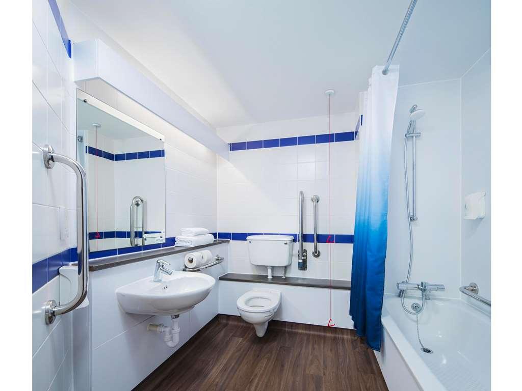 Travelodge Redhill Редгілл Номер фото
