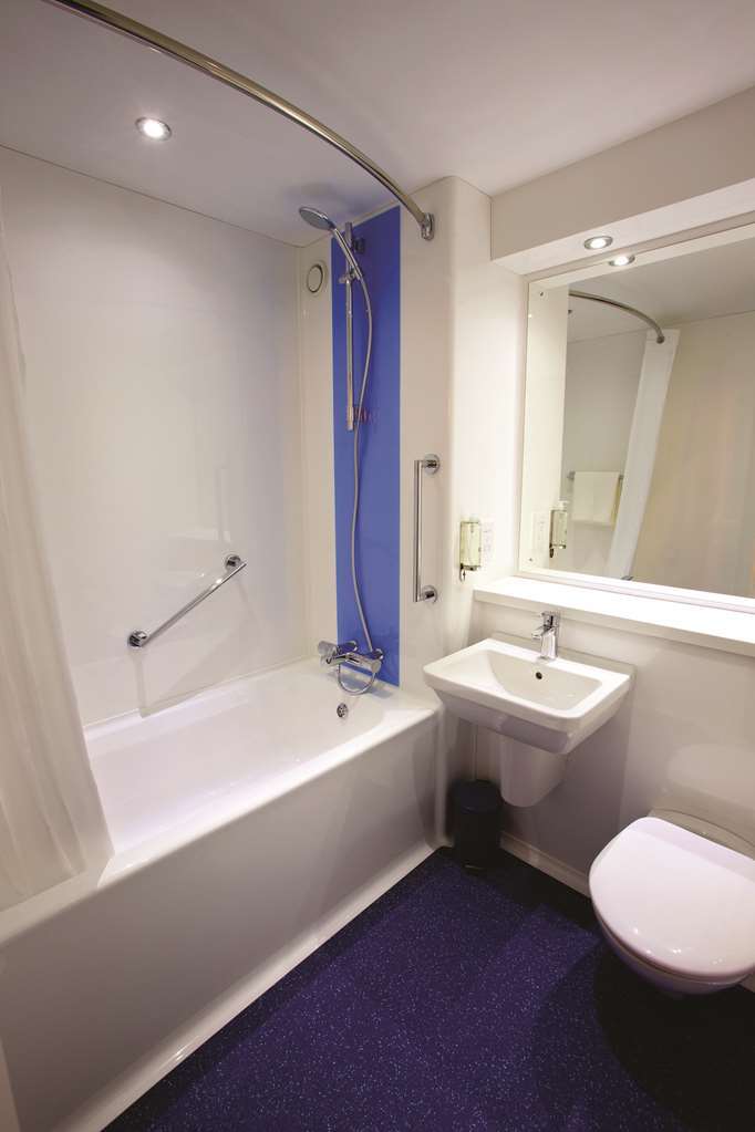 Travelodge Redhill Редгілл Номер фото