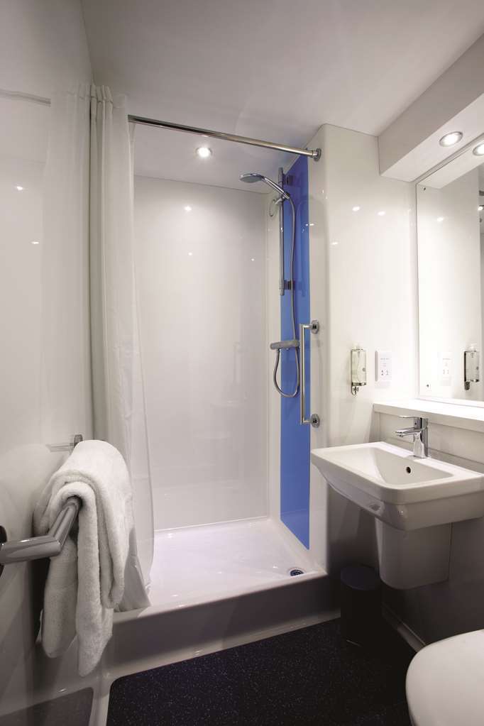 Travelodge Redhill Редгілл Номер фото