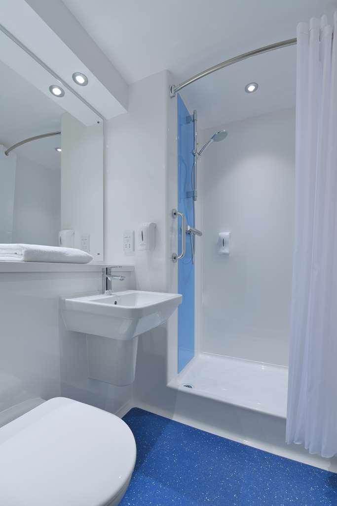 Travelodge Redhill Редгілл Номер фото